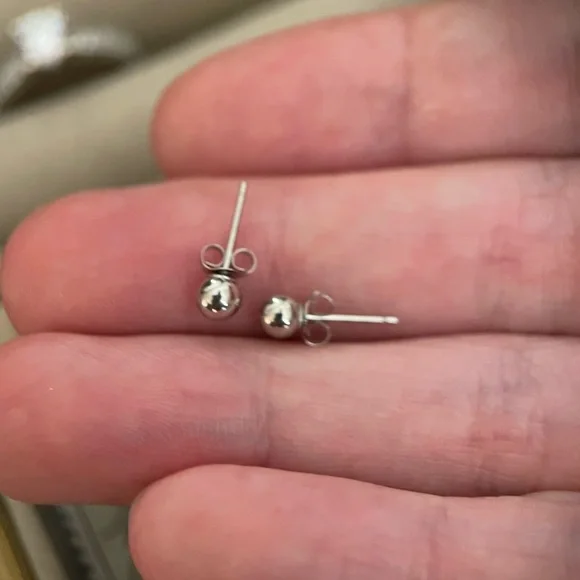 NEW OS 10kt Solid white gold balls spheres stud earrings dainty basic everyday